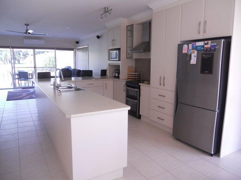 2/122 Golf Links Road, Lakes Entrance VIC 3909