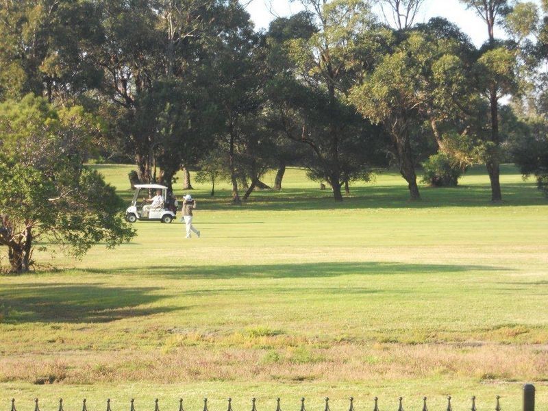 2/122 Golf Links Road, Lakes Entrance VIC 3909