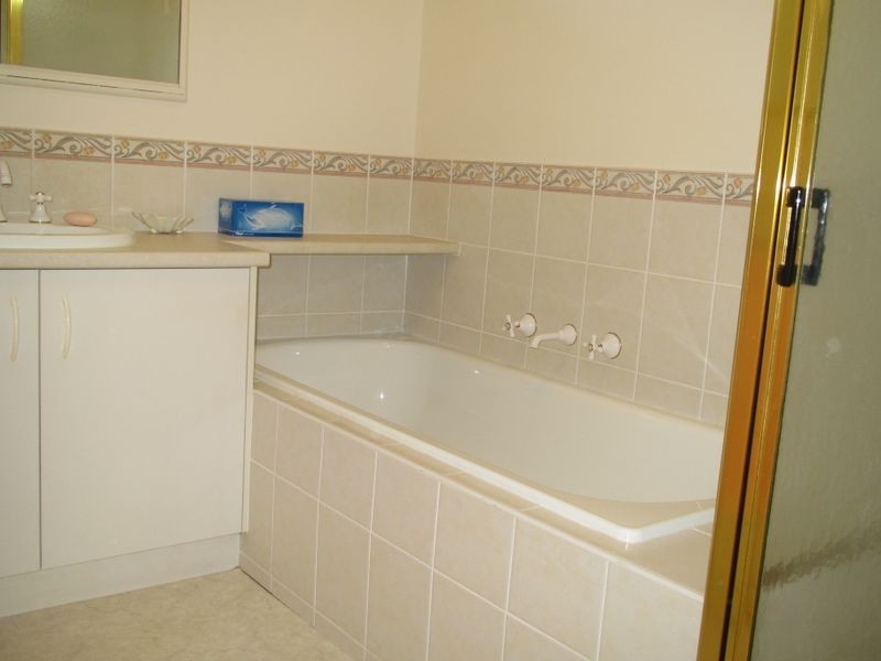 2/16-20 Roadknight Street, Lakes Entrance VIC 3909