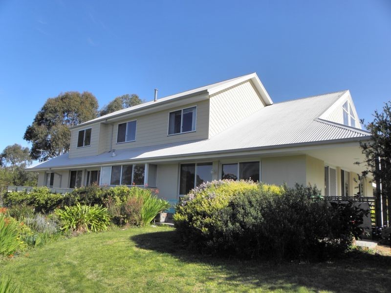4 Reggardo Rise, Lakes Entrance VIC 3909