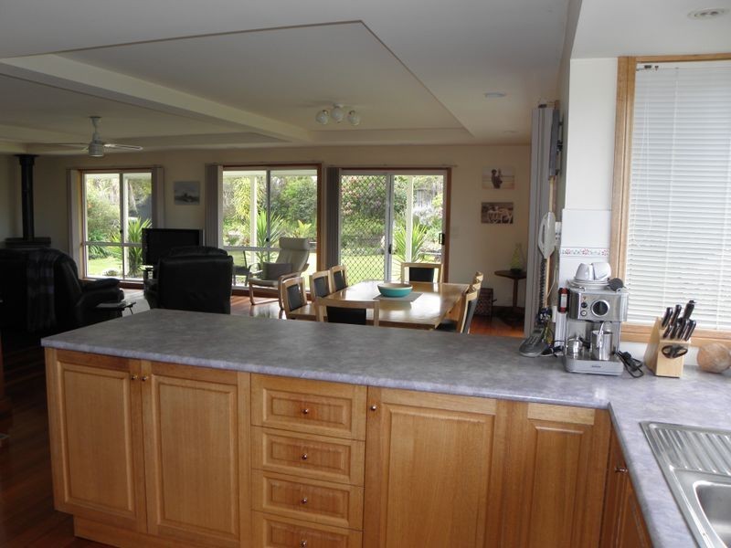 4 Reggardo Rise, Lakes Entrance VIC 3909