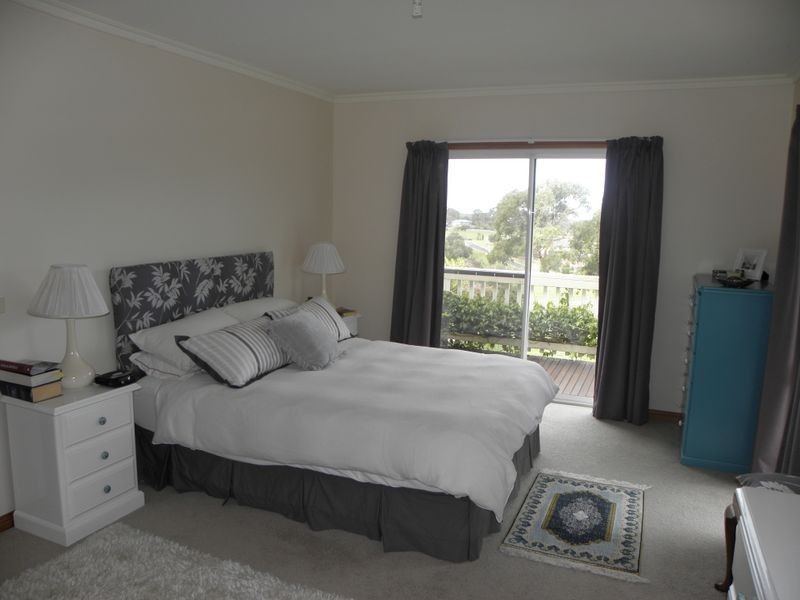4 Reggardo Rise, Lakes Entrance VIC 3909