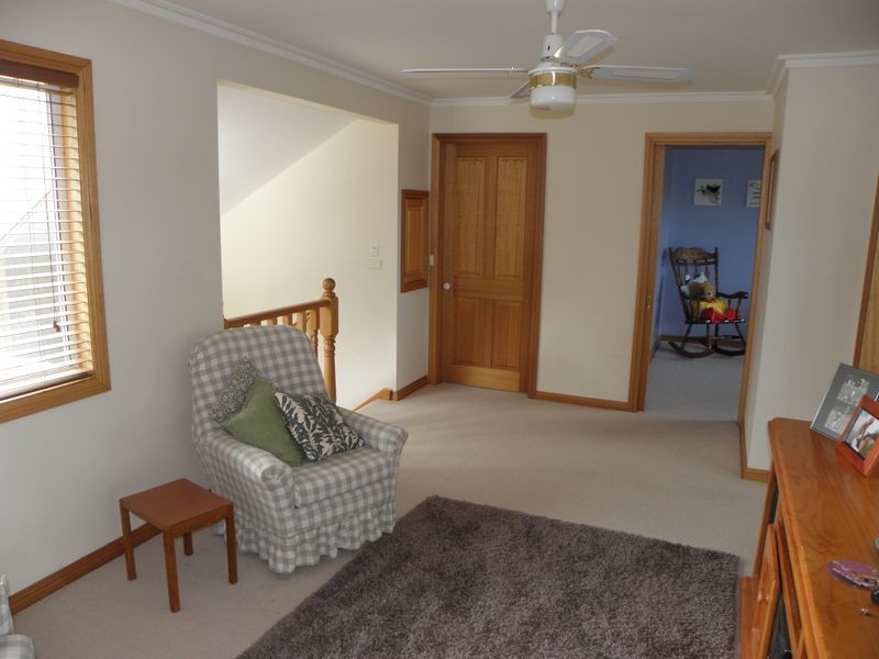 4 Reggardo Rise, Lakes Entrance VIC 3909