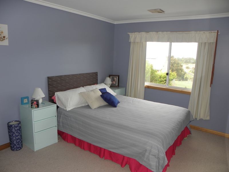 4 Reggardo Rise, Lakes Entrance VIC 3909