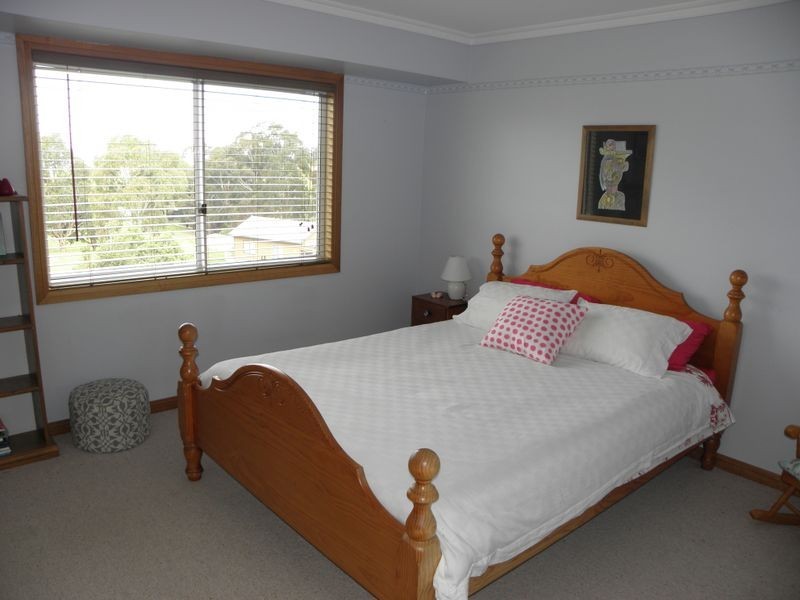 4 Reggardo Rise, Lakes Entrance VIC 3909