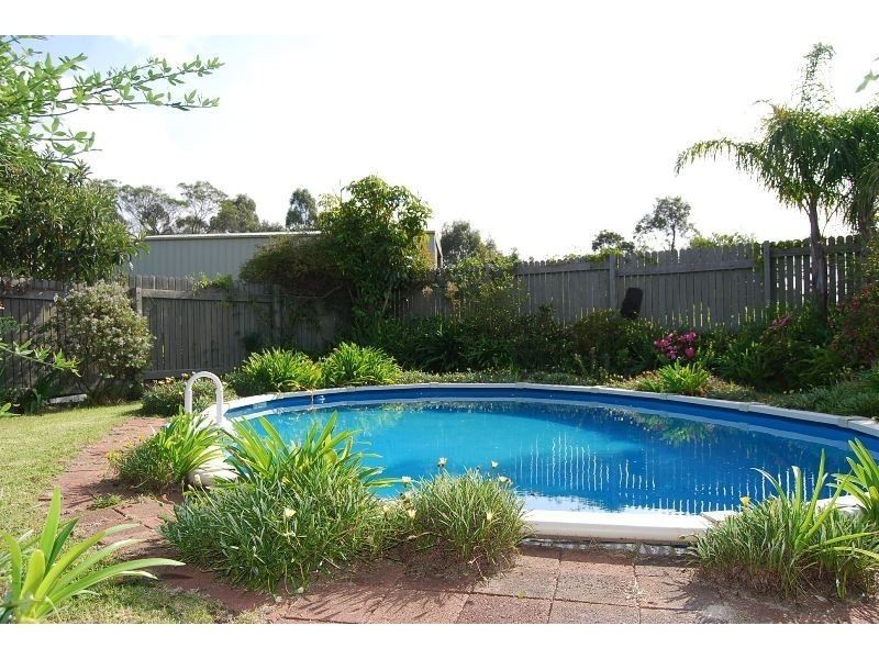 4 Reggardo Rise, Lakes Entrance VIC 3909