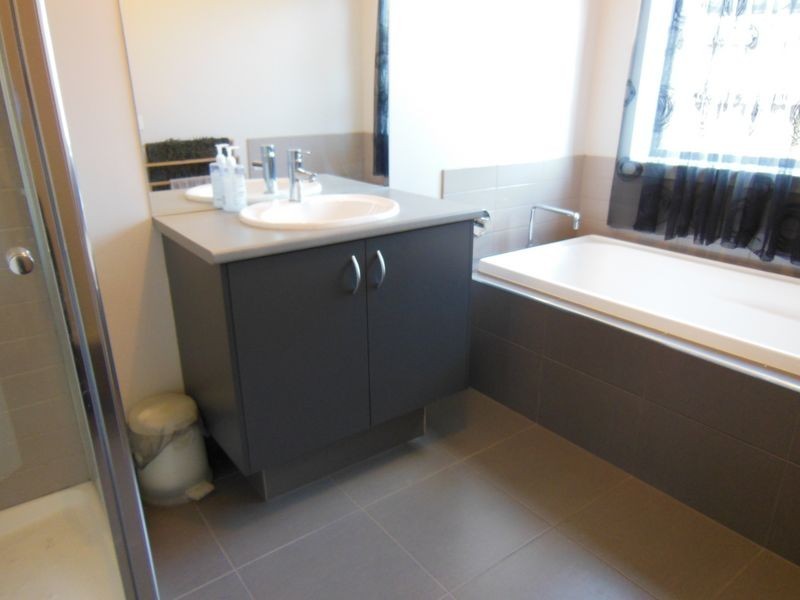 21 Norman Court, Lakes Entrance VIC 3909