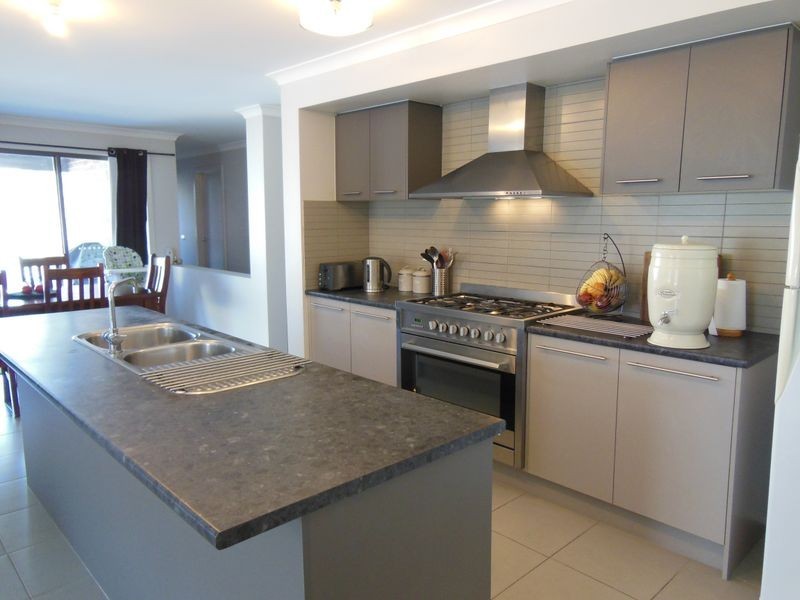 21 Norman Court, Lakes Entrance VIC 3909