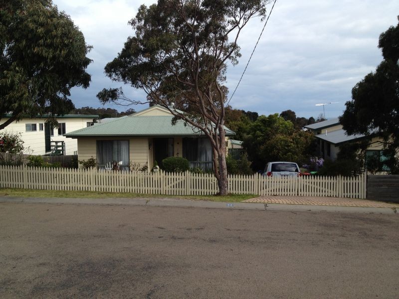 34 West Crescent, Lakes Entrance VIC 3909