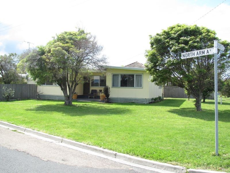 9 Devitt Street, Lakes Entrance VIC 3909