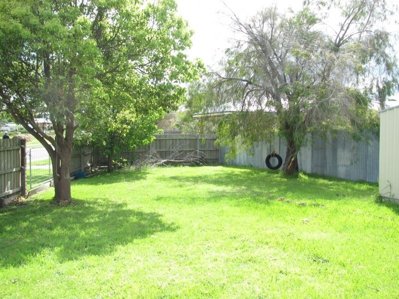 9 Devitt Street, Lakes Entrance VIC 3909