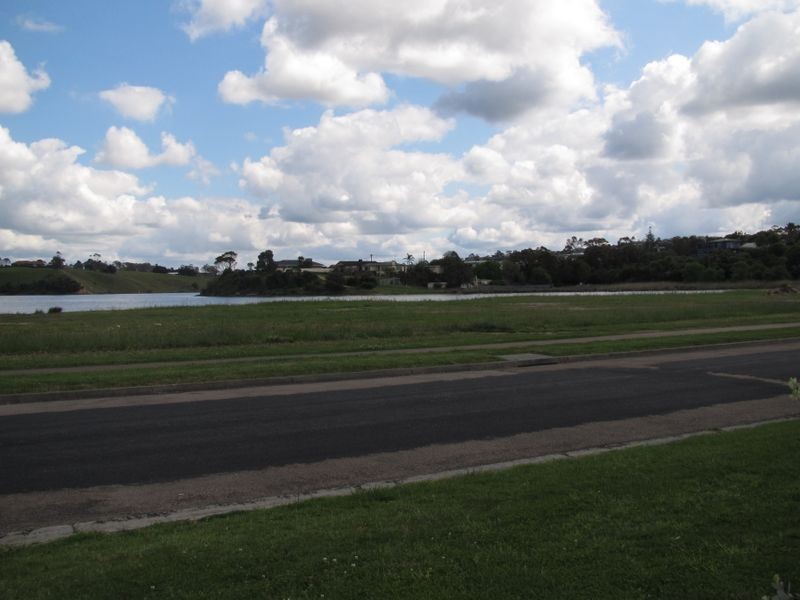 9 Devitt Street, Lakes Entrance VIC 3909