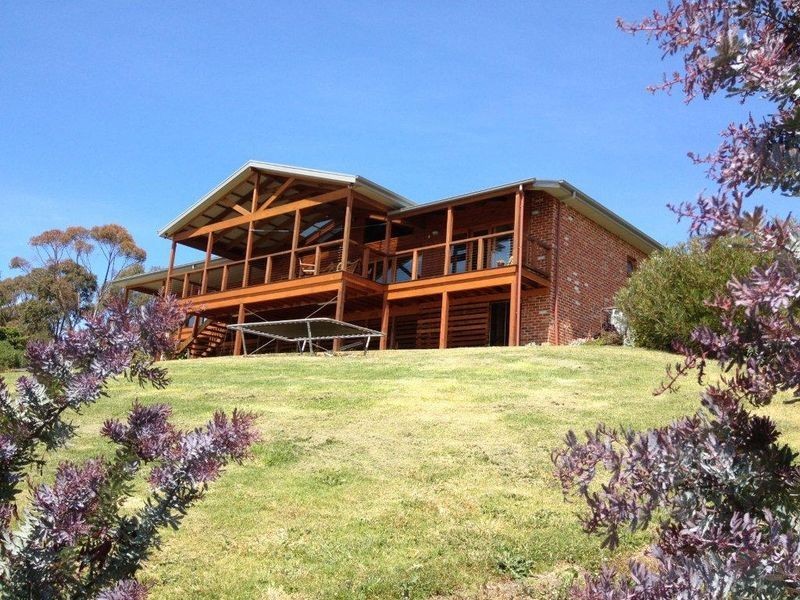 157 Albatross Road, Lakes Entrance VIC 3909