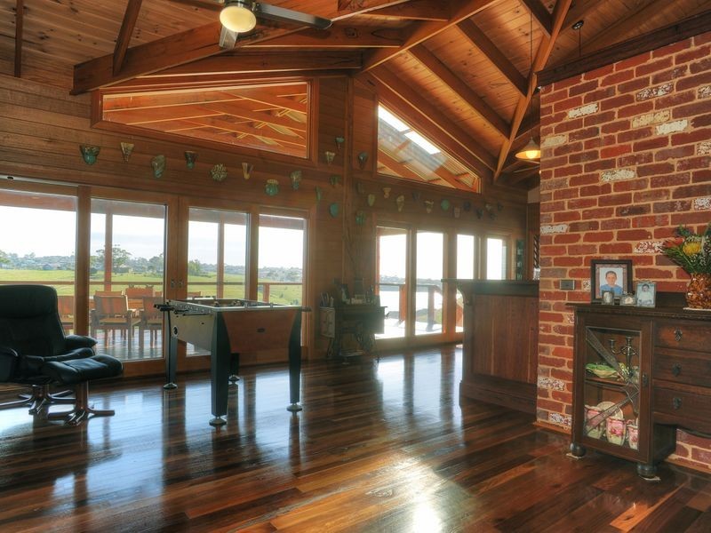 157 Albatross Road, Lakes Entrance VIC 3909