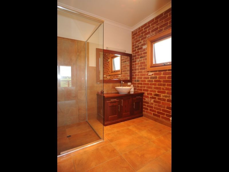 157 Albatross Road, Lakes Entrance VIC 3909