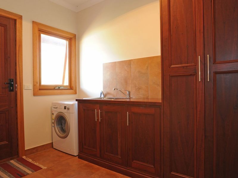 157 Albatross Road, Lakes Entrance VIC 3909