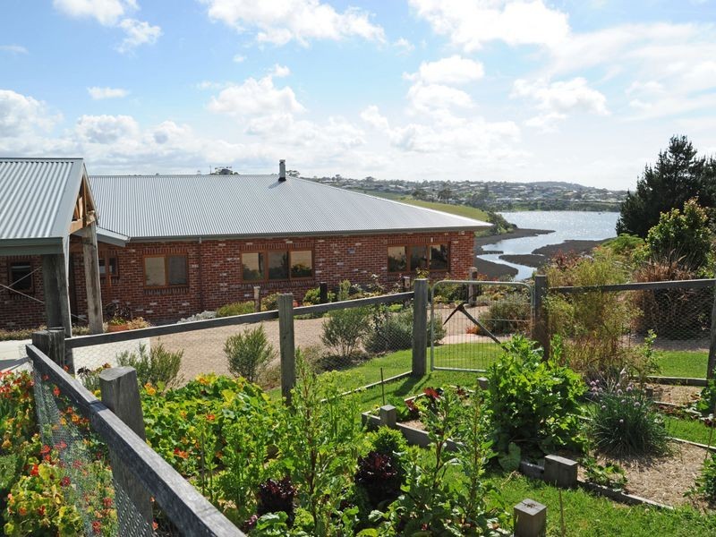 157 Albatross Road, Lakes Entrance VIC 3909