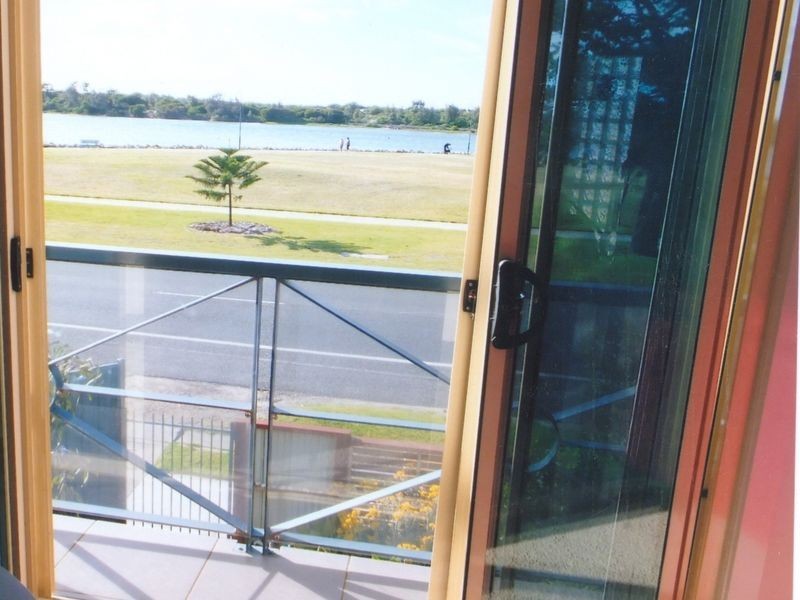 1/613 Esplanade, Lakes Entrance VIC 3909