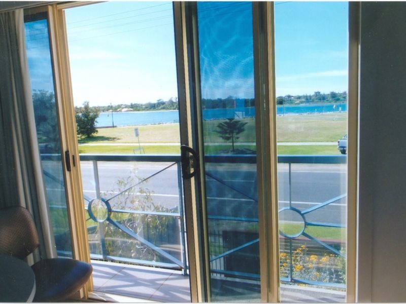 1/613 Esplanade, Lakes Entrance VIC 3909