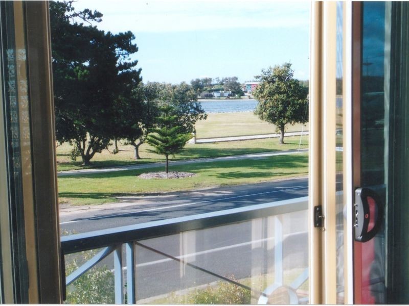 1/613 Esplanade, Lakes Entrance VIC 3909