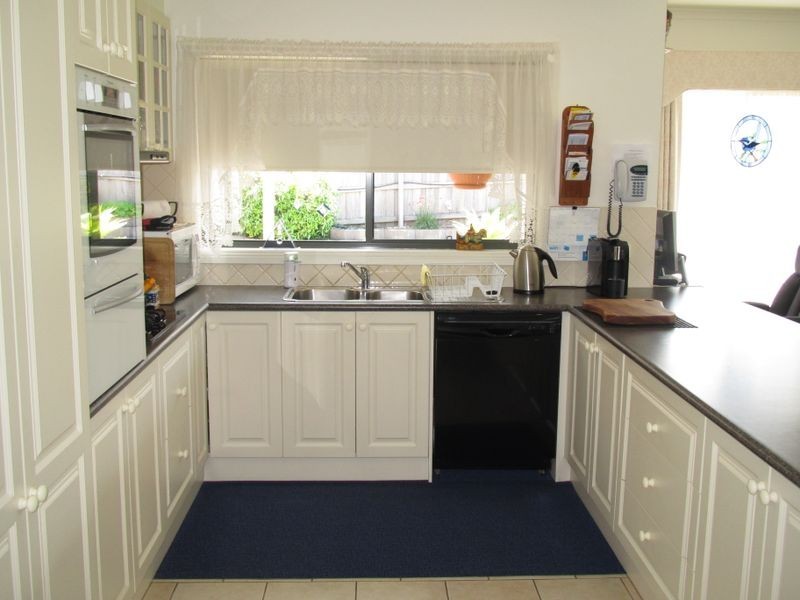 13 Stirling Drive, Lakes Entrance VIC 3909