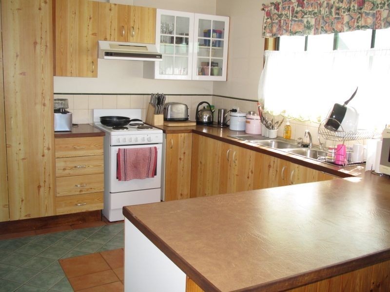 6 Mist Street, Lakes Entrance VIC 3909