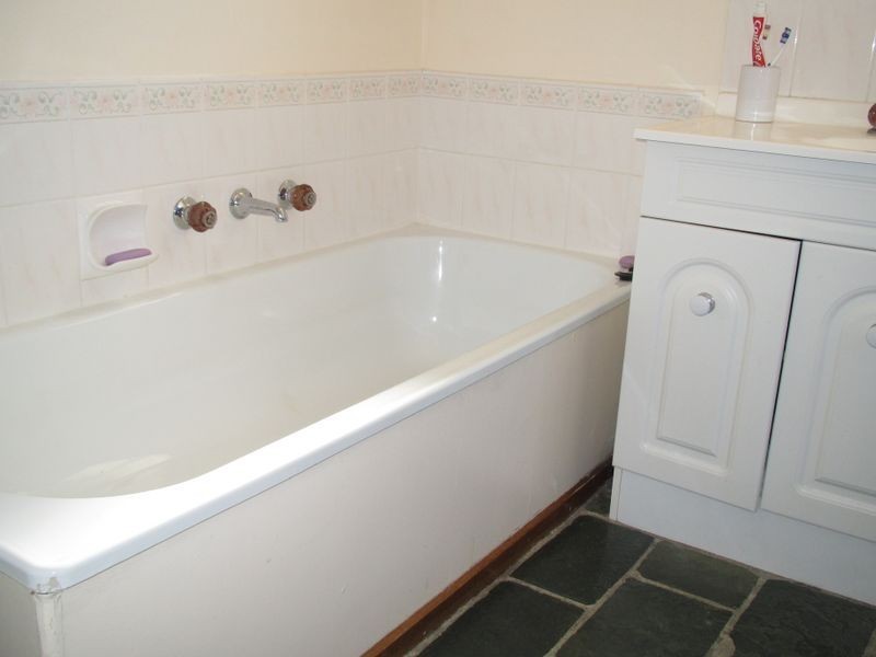 6 Mist Street, Lakes Entrance VIC 3909