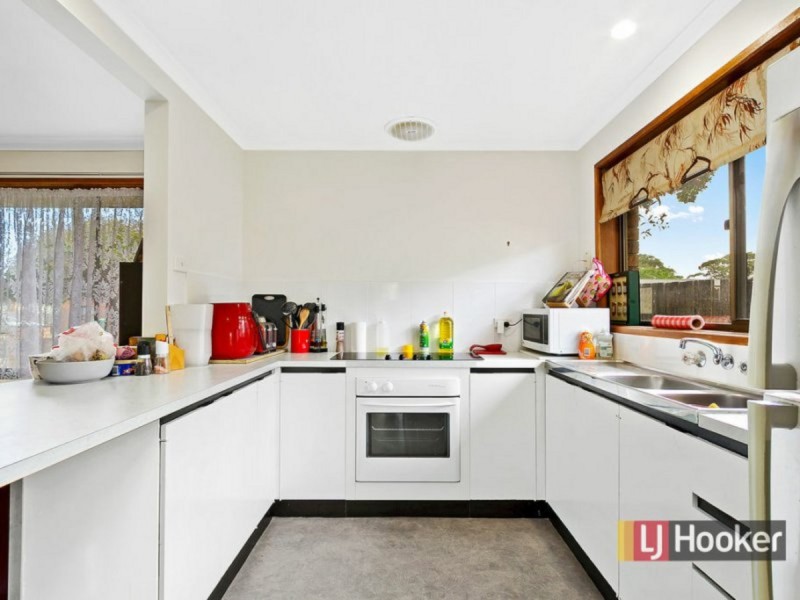 8 Jefferson Avenue, Lakes Entrance VIC 3909