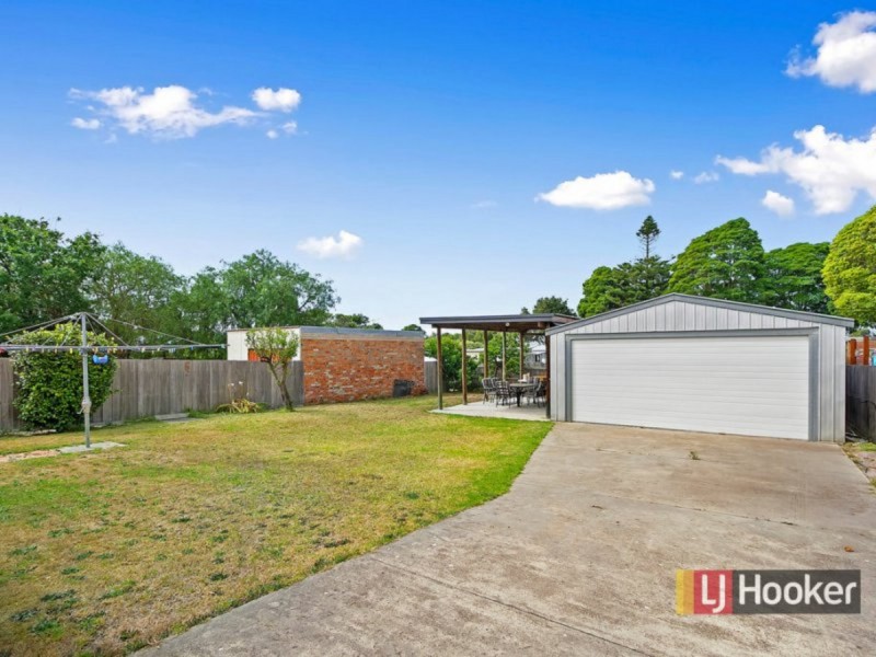 8 Jefferson Avenue, Lakes Entrance VIC 3909
