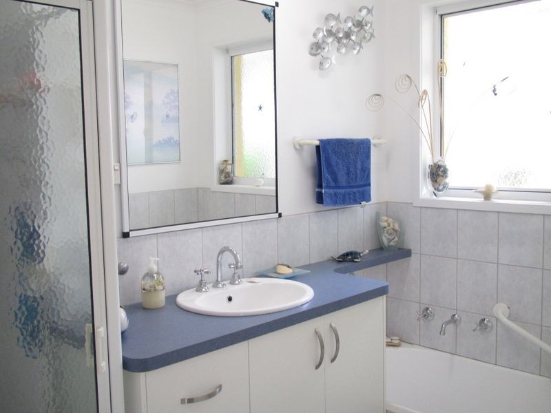 7 Hassetts Road, Lakes Entrance VIC 3909