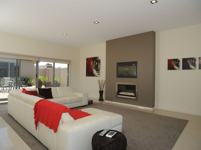 25 Lake Bunga Court, Lakes Entrance VIC 3909