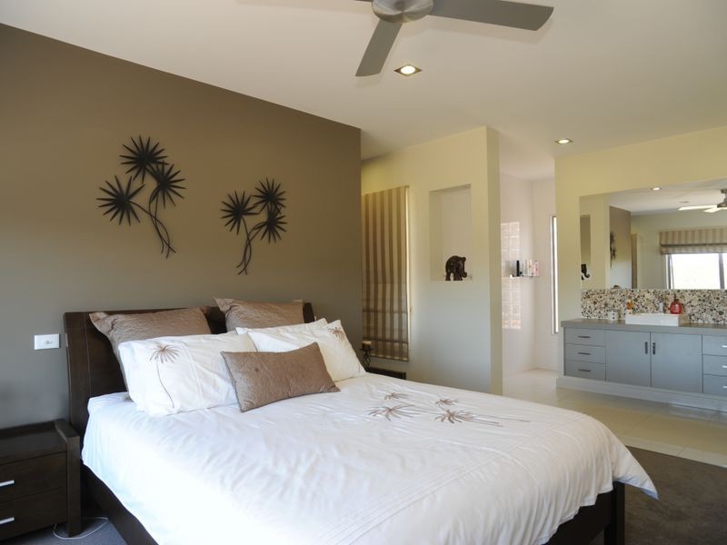 25 Lake Bunga Court, Lakes Entrance VIC 3909