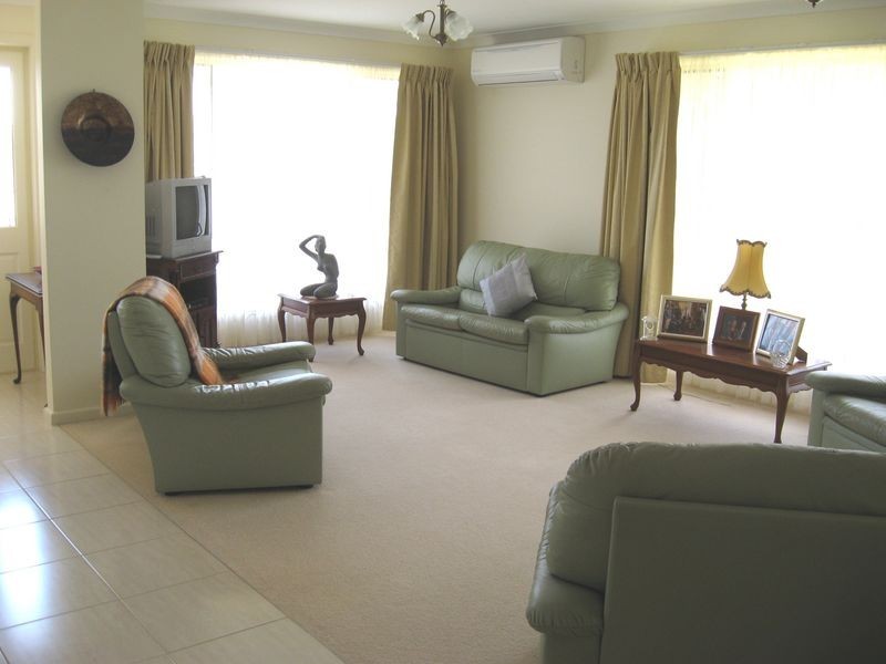 9 The Balcony, Lakes Entrance VIC 3909