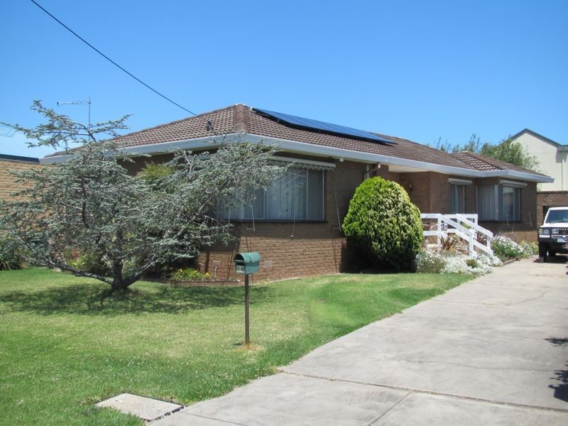 14 Devitt, Lakes Entrance VIC 3909