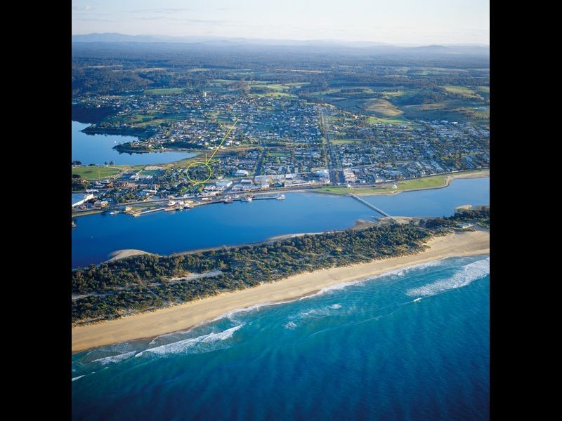 14 Devitt, Lakes Entrance VIC 3909