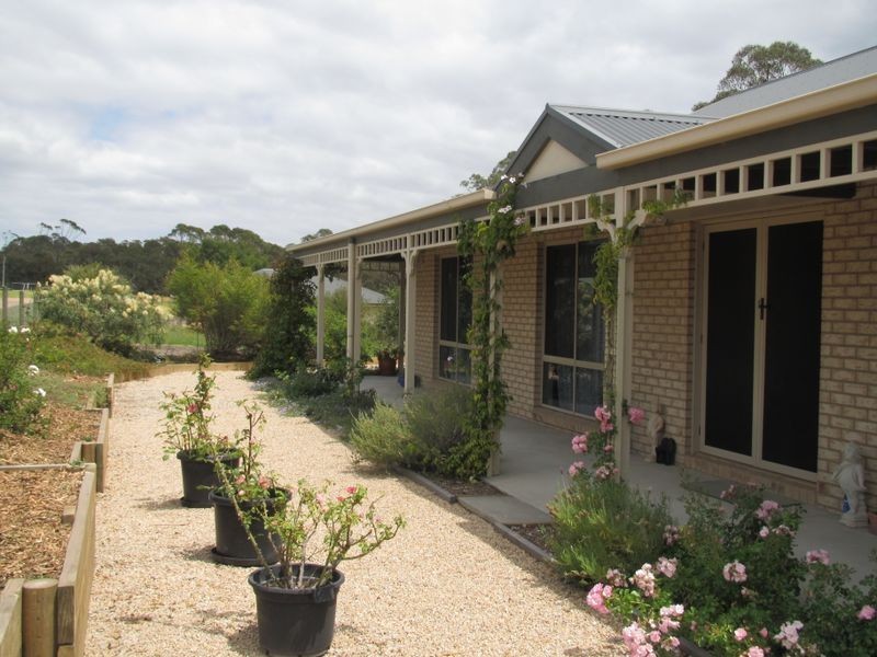 32 O’Donnell Drive, Lakes Entrance VIC 3909