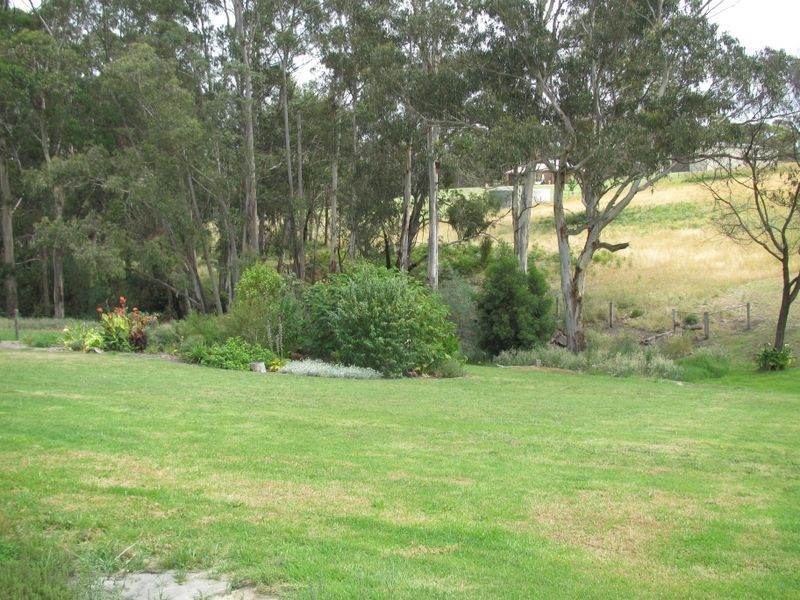 32 O’Donnell Drive, Lakes Entrance VIC 3909