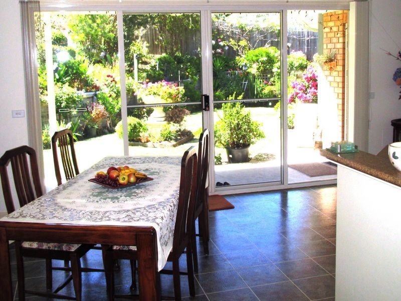 9 Clematis Court, Lakes Entrance VIC 3909