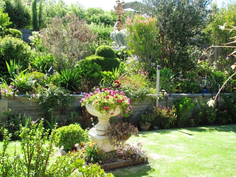 9 Clematis Court, Lakes Entrance VIC 3909