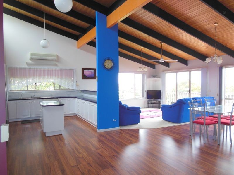 8 Highland Court, Lakes Entrance VIC 3909