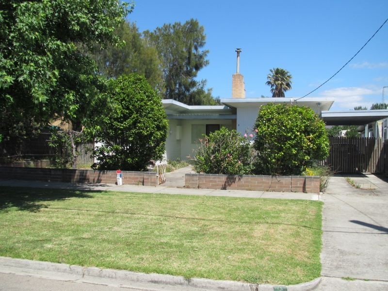 3 Whiters Street, Lakes Entrance VIC 3909