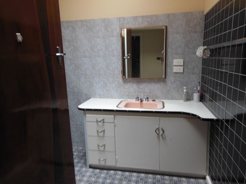 3 Whiters Street, Lakes Entrance VIC 3909