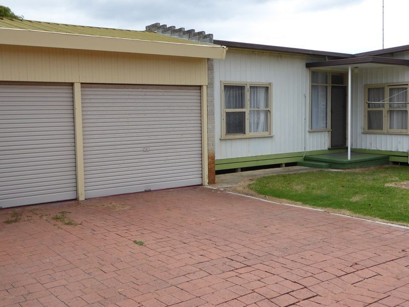83 Roadknight Street, Lakes Entrance VIC 3909