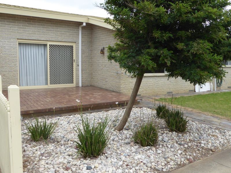 83 Roadknight Street, Lakes Entrance VIC 3909