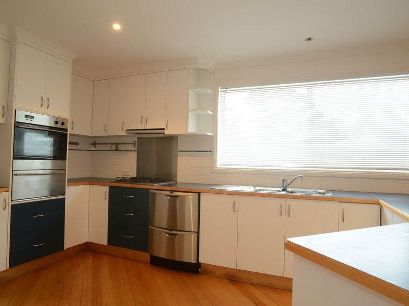 1 Skidale Close, Lake Tyers Beach VIC 3909