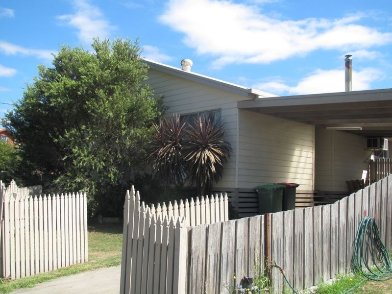 31 West Crescent, Lakes Entrance VIC 3909