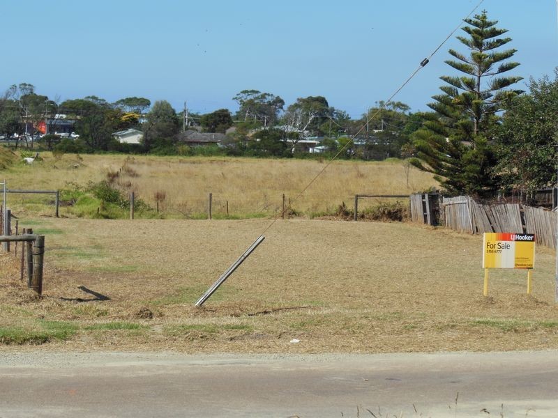 18 Golf Links Road, Lakes Entrance VIC 3909