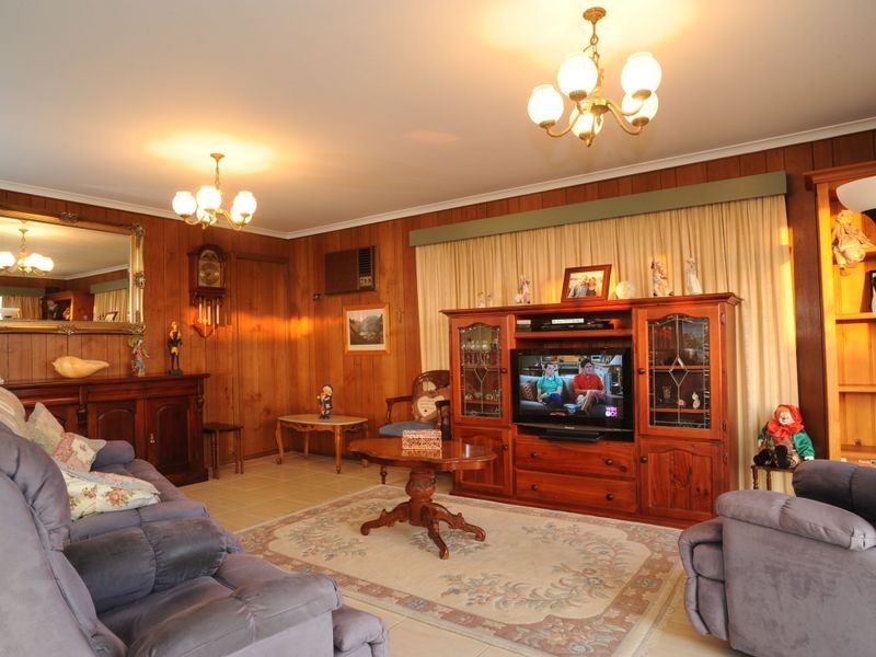 30 Oceanview Parade, Lakes Entrance VIC 3909