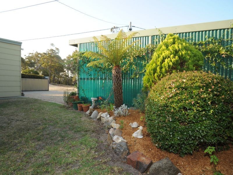 30 Oceanview Parade, Lakes Entrance VIC 3909