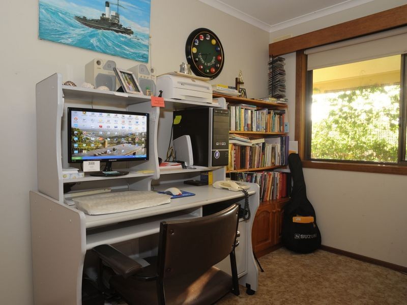 30 Oceanview Parade, Lakes Entrance VIC 3909